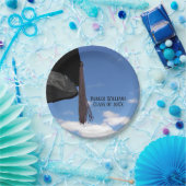 Schwarze Graduierungshülse im Himmel Pappteller (Party)