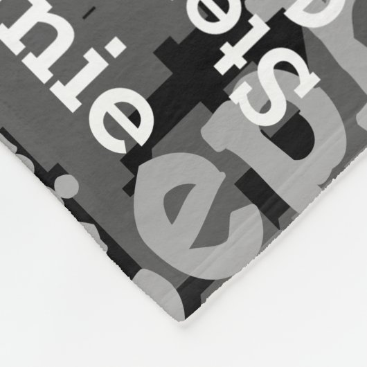 Schwarze/graue Namenscollage personalisiert Fleecedecke (Ecke)