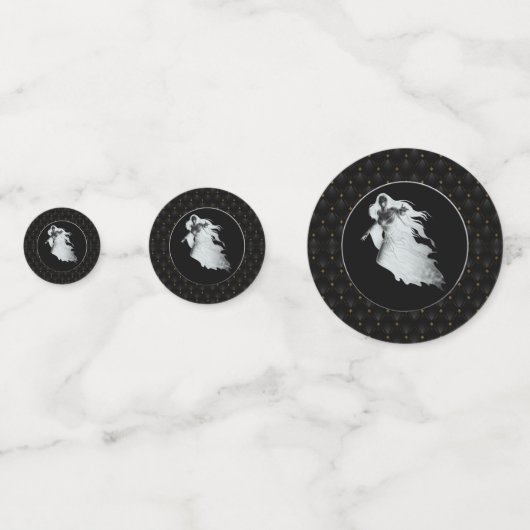 Schwarze Grenzmutter im weißen Ghost Halloween Konfetti (Rückseiten)