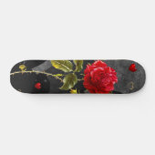 Schwarze Grunge-Herzen mit Roter Rose Skateboard (Horizontal)