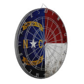 Schwarze Grunge-Nord-CarolinaStaats-Flagge Dartscheibe (Vorderseite Links)