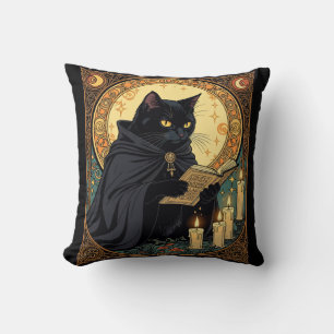 Schwarze Halloween-Katze beim Lesen eines Buches Kissen