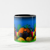 Schwarze Halloween-Katzen mit Pumpkins-Tasse Zweifarbige Tasse (Mittel)