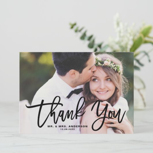 Schwarze Hand Lettern Moderne Foto Hochzeit Dankeskarte (Stehend Vorderseite)