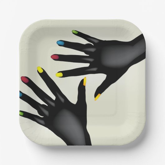 Schwarze Hände mit lackierten Nägeln Pappteller (Vorderseite)