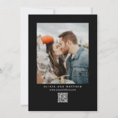 Schwarze Hochzeit | Saubere Typografie Foto & QR-C Save The Date (Rückseite)
