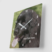 Schwarze Hundekugel Quadratische Wanduhr (Winkel)