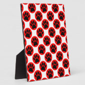 Schwarze Hundepaws in roten Polka-Punkten Fotoplatte (Seite)