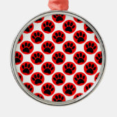 Schwarze Hundepaws in roten Polka-Punkten Silbernes Ornament (Vorne)
