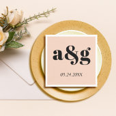 Schwarze Initialen Typografie Pfirsichrosa Mohnhoc Serviette