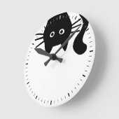 Schwarze Katze auf den Kopf pinkeln Runde Wanduhr (Winkel)