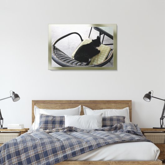 Schwarze Katze auf der Terrasse Leinwanddruck (Insitu (Schlafzimmer))