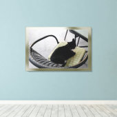 Schwarze Katze auf der Terrasse Leinwanddruck (Insitu (Holzboden))