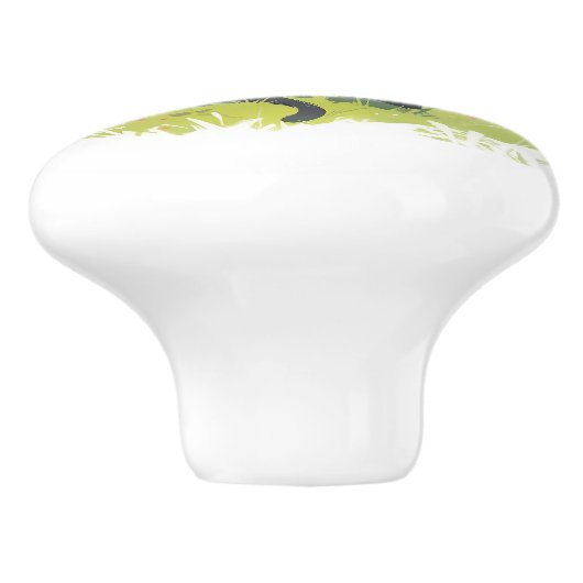 Schwarze Katze auf Gras Keramik Pull Keramikknauf (Seitenansicht)