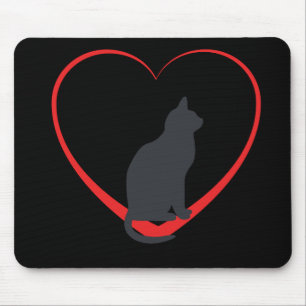 Schwarze Katze auf offenem Herzen des Rotes, Mousepad