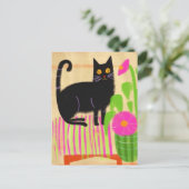 Schwarze Katze auf rosa gestrichelte Sitzflächen B Postkarte (Stehend Vorderseite)