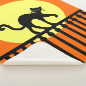 Schwarze Katze auf Verziertem Zaun Vollmond Lebend Sherpadecke (3/4)