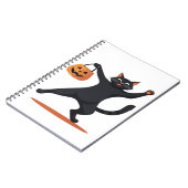 Schwarze Katze, die am Halloween-Bash heranreift u Notizblock (Linke Seite)