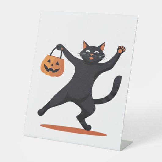 Schwarze Katze, die am Halloween-Bash heranreift u Sockelschild (Vorderseite)