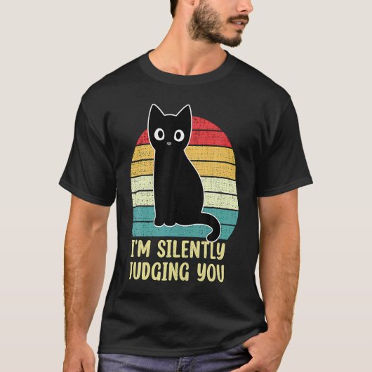 Schwarze Katze, die ich schweigend beurteile, dass T-Shirt (Vorderseite)
