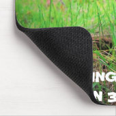 Schwarze Katze, die Ihren Weg in 3… 2… 1… Meme Mousepad (Ecke)