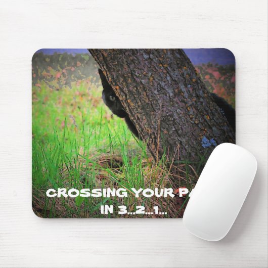 Schwarze Katze, die Ihren Weg in 3… 2… 1… Meme Mousepad (Mit Mouse)