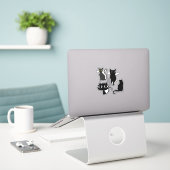 SCHWARZE KATZE-DIE-SCHNITTSTECKER-SAMMLUNG AUFKLEBER (Laptop auf Schreibtisch)