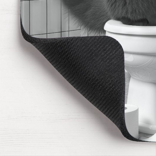 Schwarze Katze enträtselt eine Rolle Toilettenpapi Mousepad (Ecke)