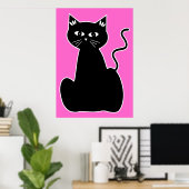 Schwarze Katze gegen einen heißen rosa Hintergrund Poster (Heimbüro)
