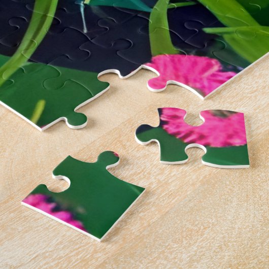 Schwarze Katze im farbenfrohen Blumengarten Puzzle (Seite)