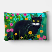 Schwarze Katze im farbenfrohen Blumengarten Zubehörtasche (Rückseite)