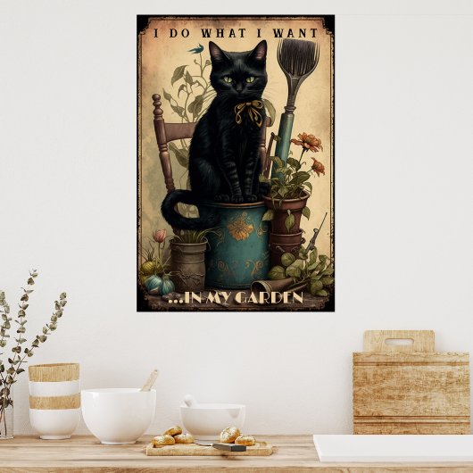 Schwarze Katze im Garten Poster (Küche)