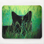 Schwarze Katze im Gras Mousepad (Vorne)