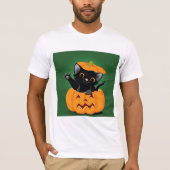Schwarze Katze in einem Kürbismenmännchen-T - Shir T-Shirt (Vorderseite)