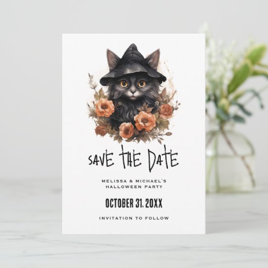 Schwarze Katze in einem Schwarzen Hexenhut Hallowe Save The Date (Stehend Vorderseite)