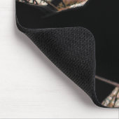 Schwarze Katze in einem unheimlichen Baum Mousepad (Ecke)