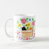 Schwarze Katze in einer Box mit Blumen Handgezeich Kaffeetasse (Links)
