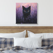 Schwarze Katze in einer Lavenderfelddarstellung Leinwanddruck (Insitu (Schlafzimmer))