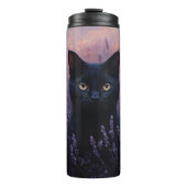 Schwarze Katze in einer Lavenderfelddarstellung Thermosbecher (Vorderseite)