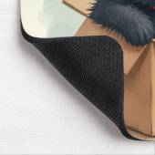 Schwarze Katze in einer Schachtel Mousepad (Ecke)