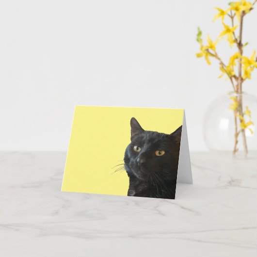 Schwarze Katze mit lustigen, sonderbaren Ausdrücke Karte (Gelbe Blume)