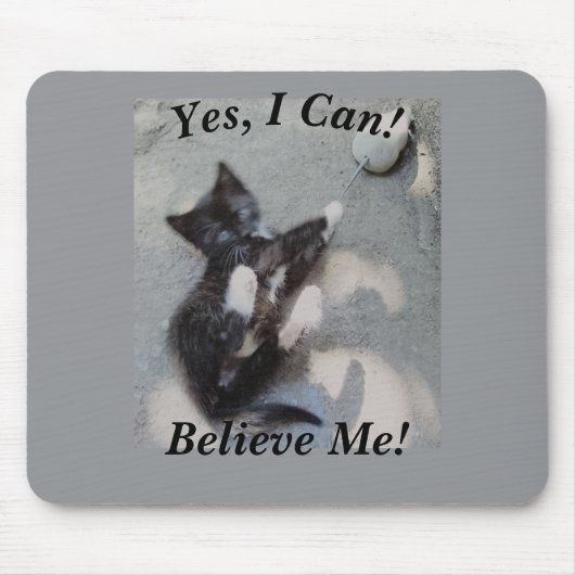 Schwarze Katze mit Maus individuell anpassbares Ca Mousepad (Vorne)