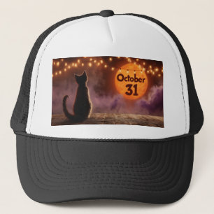 Schwarze Katze mit "Oktober 31" Halloween-Mond Truckerkappe