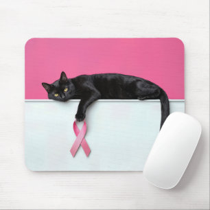Schwarze Katze mit rosa Brustkrebsband-Symbol Mousepad