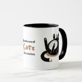 Schwarze Katze mit Whimsikkatze schläft Bauch hoch Tasse (VorderseiteRechts)