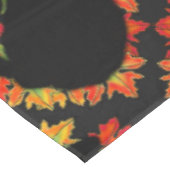 Schwarze Katze, Muster der Herbstblätter, Hallowee Tischdecke (Schrägansicht)