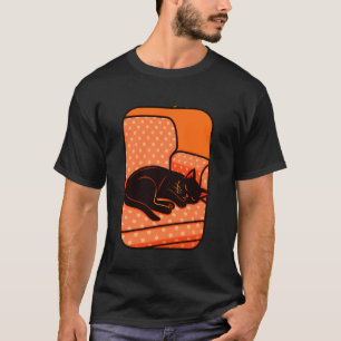 Schwarze Katze schläft auf Couch, gemütlicher Retr T-Shirt