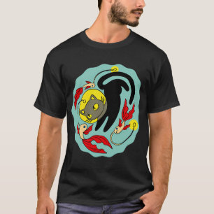 Schwarze Katze schwimmt mit hellem Fisch T-Shirt
