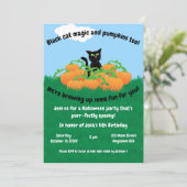 Schwarze Katze und Kürbisfall Einladung (Stehend Vorderseite)