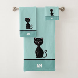 Schwarze Katze und Monogramm auf hellblauer Farbe Badhandtuch Set